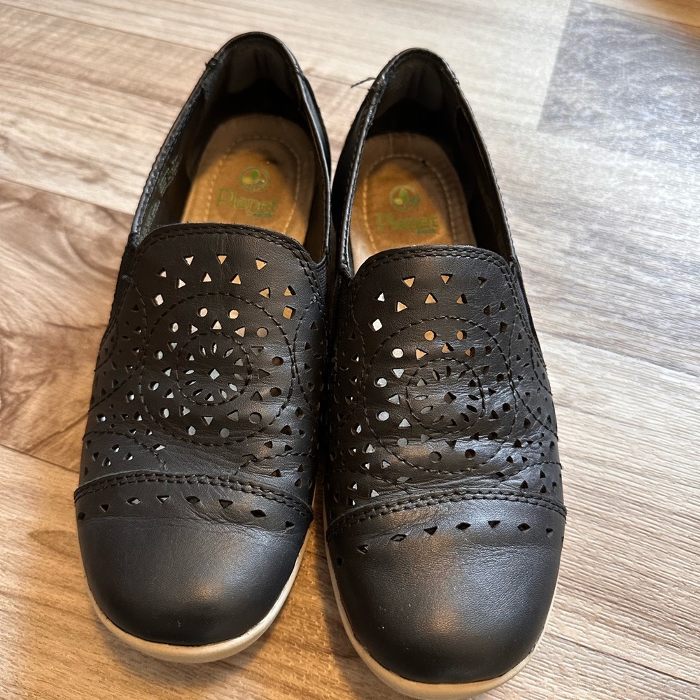 Planet by earth black leather shoe